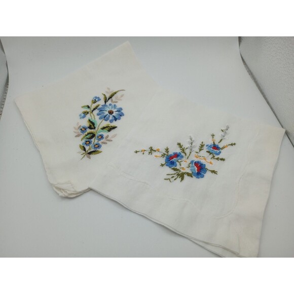 Set 2 NOS Womens Vintage Hand Embroidered 100% Sheer Cotton Handkerchiefs RARE - Picture 1 of 9